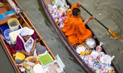 Damnoen Saduak Floating Market